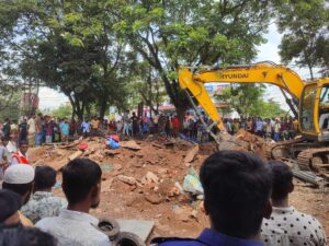মৌলভীবাজারে সড়ক বিভাগের উচ্ছেদ অভিযান: উদ্ধার ১ একর ২০ শতাংশ সরকারি জমি