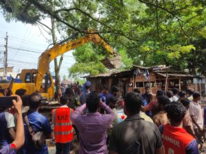 মৌলভীবাজারে সড়ক বিভাগের উচ্ছেদ অভিযান: উদ্ধার ১ একর ২০ শতাংশ সরকারি জমি