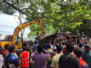মৌলভীবাজারে সড়ক বিভাগের উচ্ছেদ অভিযান: উদ্ধার ১ একর ২০ শতাংশ সরকারি জমি