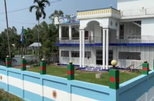 ২০২৬ ফিফা বিশ্বকাপকে ঘিরে জগন্নাথপুরে আর্জেন্টিনার আদলে দৃষ্টিনন্দন বাড়ি: উৎসুক জনতার ভিড়