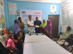 বিশ্বম্ভরপুরে ভাসমান পদ্ধতিতে সবজি ও বস্তায় আদা চাষে প্রশিক্ষণ, কৃষকদের মাঝে চেক বিতরণ