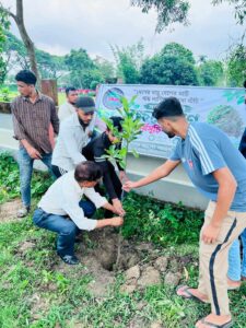 মৌলভীবাজারে সোনার বাংলা আদর্শ ক্লাবের সপ্তাহব্যাপী বৃক্ষরোপণ কর্মসূচির উদ্বোধন