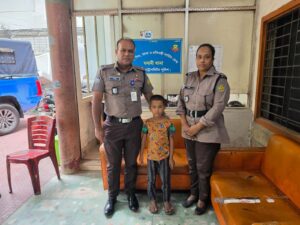 মহাখালী থেকে অপহৃত শিশু আতিকুল উদ্ধার, বনানীতে সংঘবদ্ধ প্রতারক চক্রের ৩ সদস্য গ্রেফতার