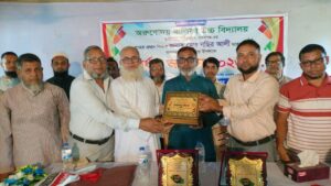 জগন্নাথপুরে অরুণোদয় বালিকা উচ্চ বিদ্যালয়ের প্রধান শিক্ষক নছির আলীর বিদায় সংবর্ধনা